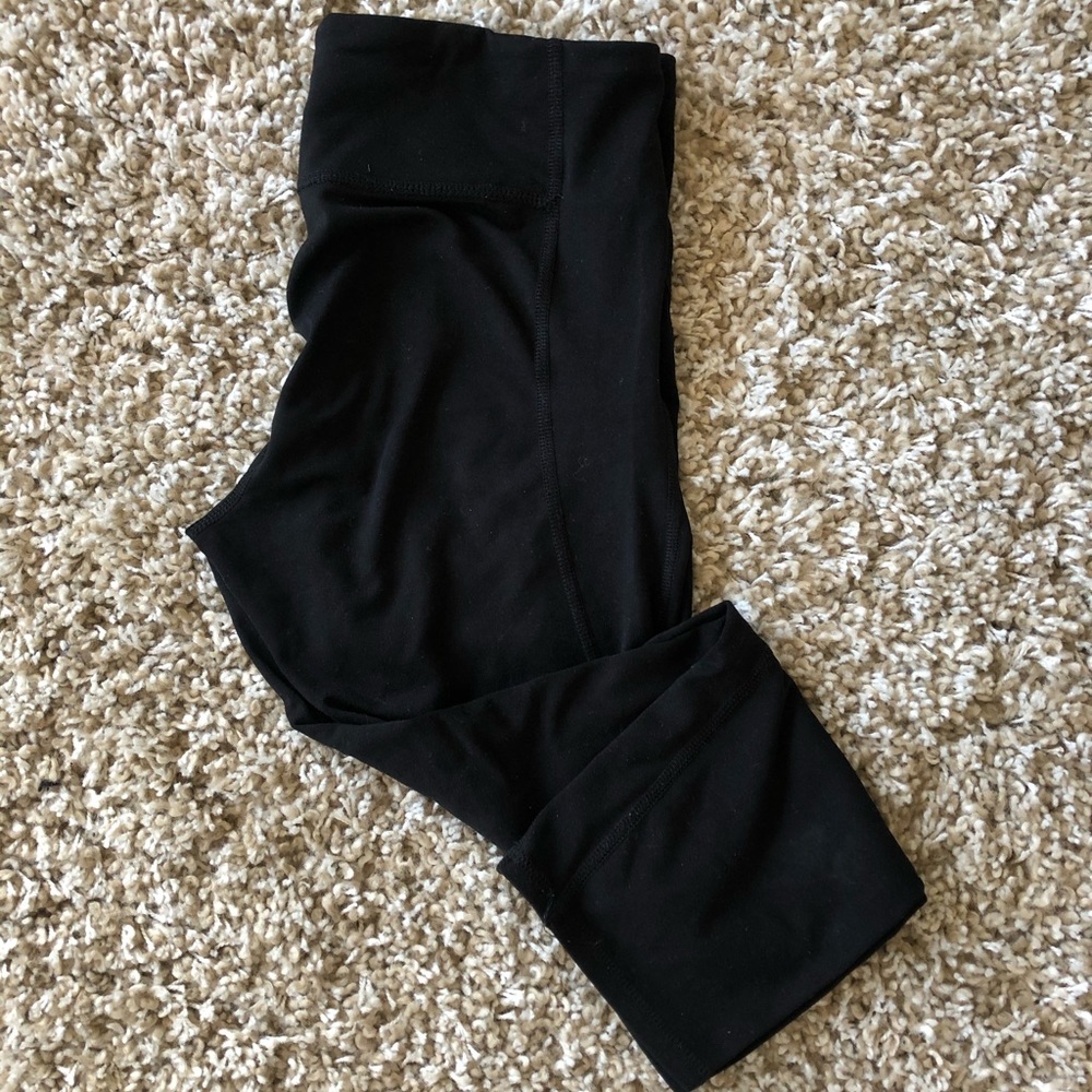 Gap Body Capri Black Workout Leggings